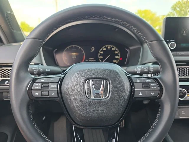 Used 2025  Honda Sport image 18