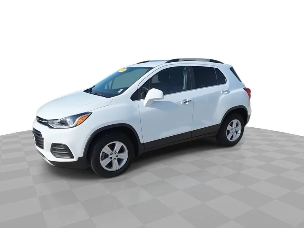 Certified Used 2020 SUMMIT WHITE Chevrolet LT image 4