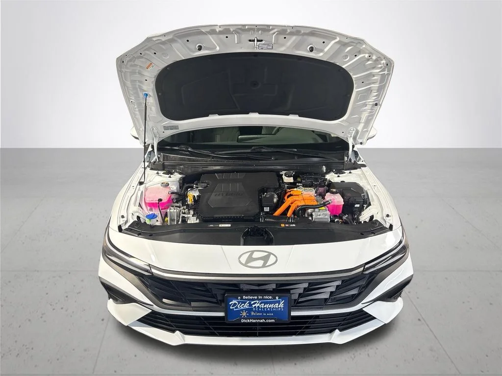 Used 2025 White Hyundai Blue image 21