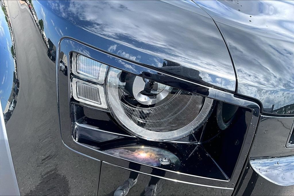 Used 2023 Santorini Black Metallic Land Rover V8 image 30