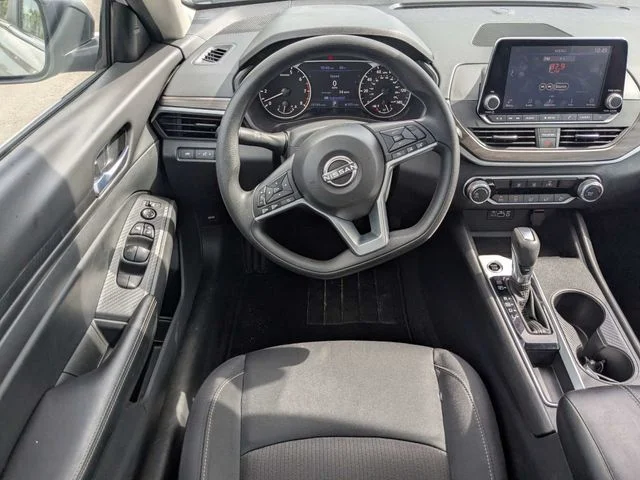 Used 2025 Silver Nissan 2.5 SV image 16