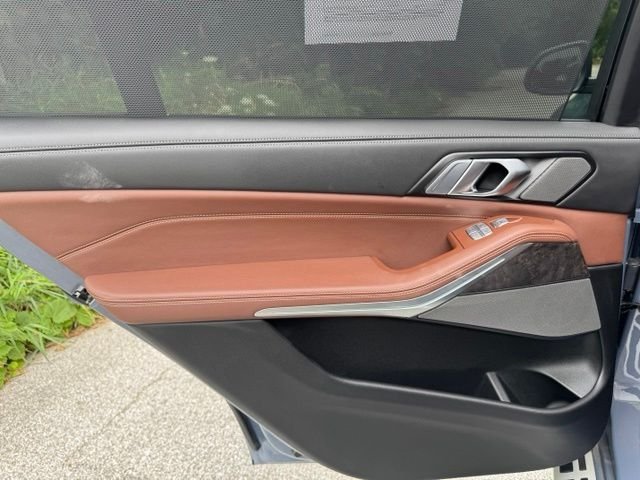 Used 2025 Copper Metallic BMW xDrive40i image 11