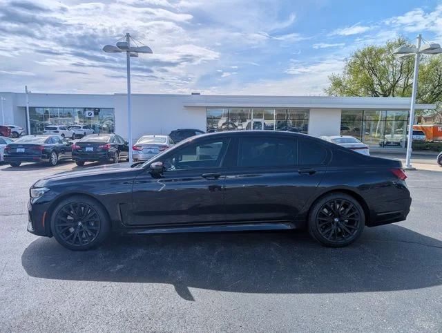 2022 BMW 7 Series 750i xDrive's photo