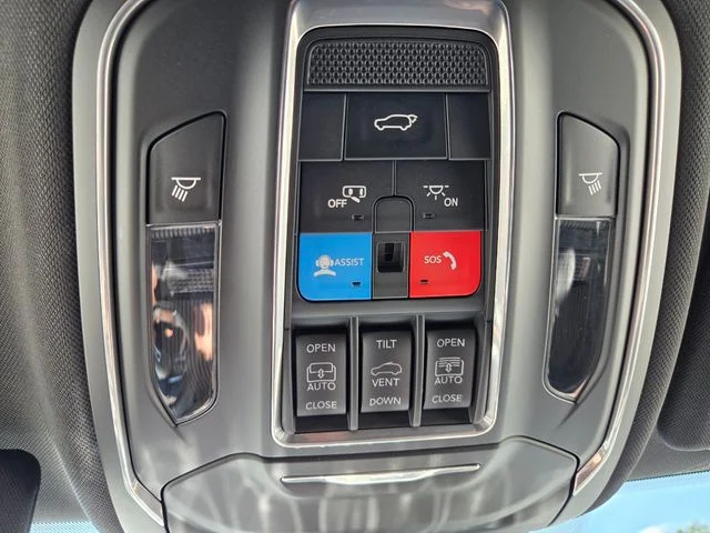 Certified Used 2025 Gray Jeep Summit image 35