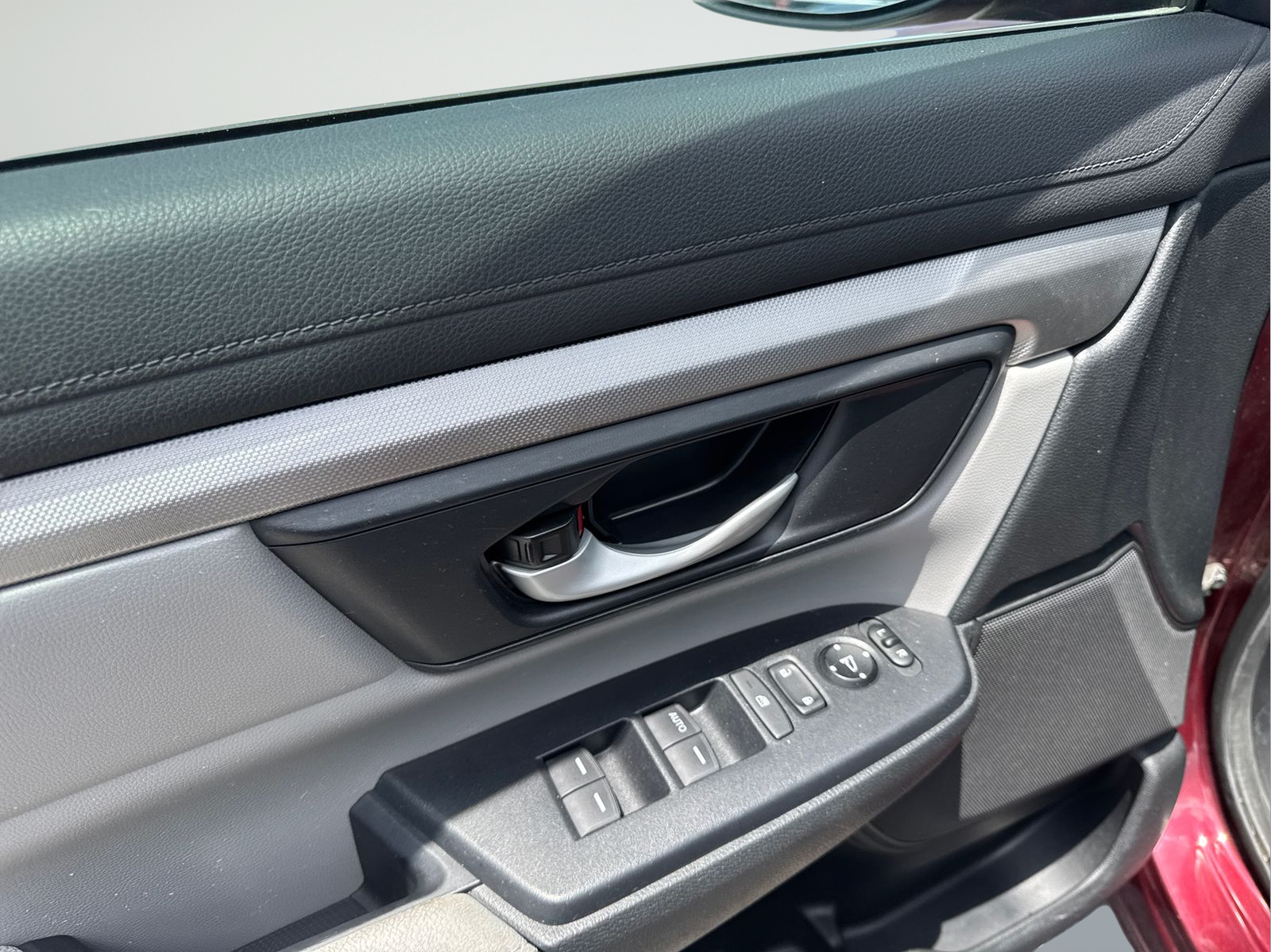 Used 2018  Honda LX image 16