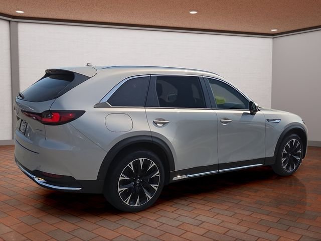 Used 2024 Platinum Mazda Premium Plus image 4