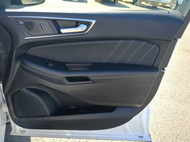 Used 2022 White Ford ST image 33