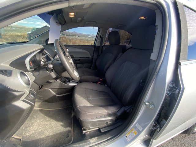 Used 2020 SILVER ICE METALLIC Chevrolet LT image 11