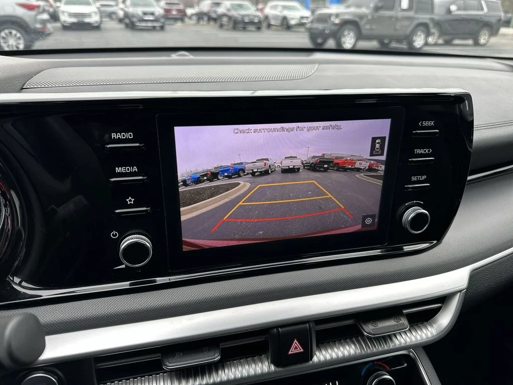 Used 2024 Red Kia LXS image 17