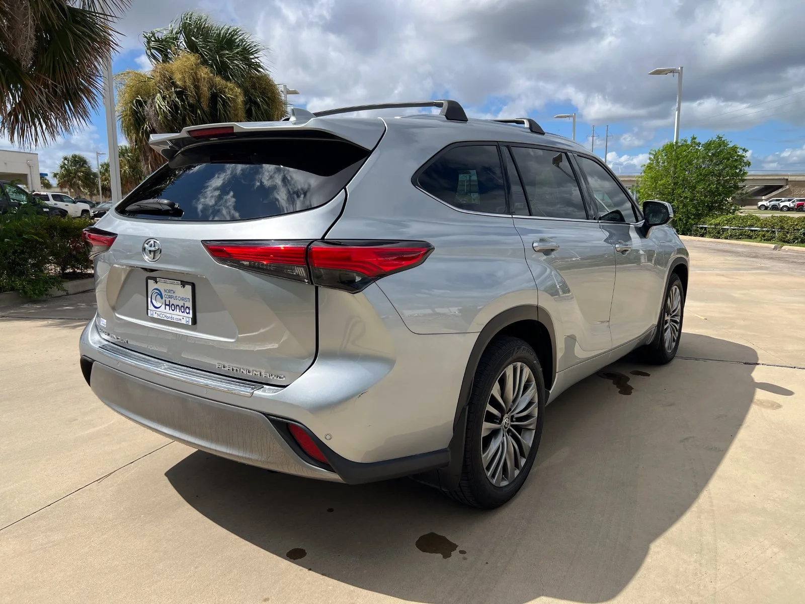 Used 2020 Silver Toyota Platinum image 6