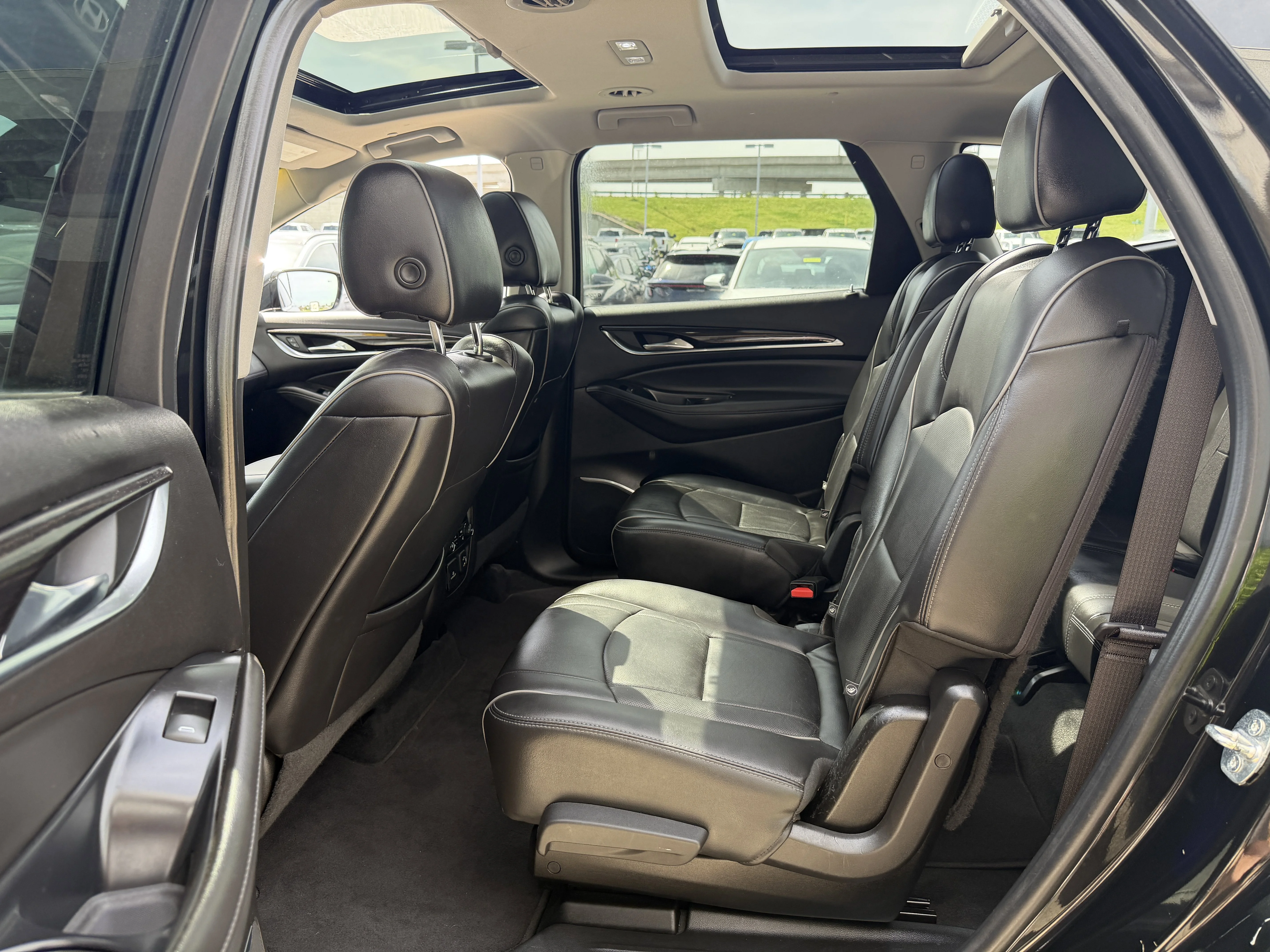 Used 2021 Ebony Twilight Metallic Buick Avenir image 31