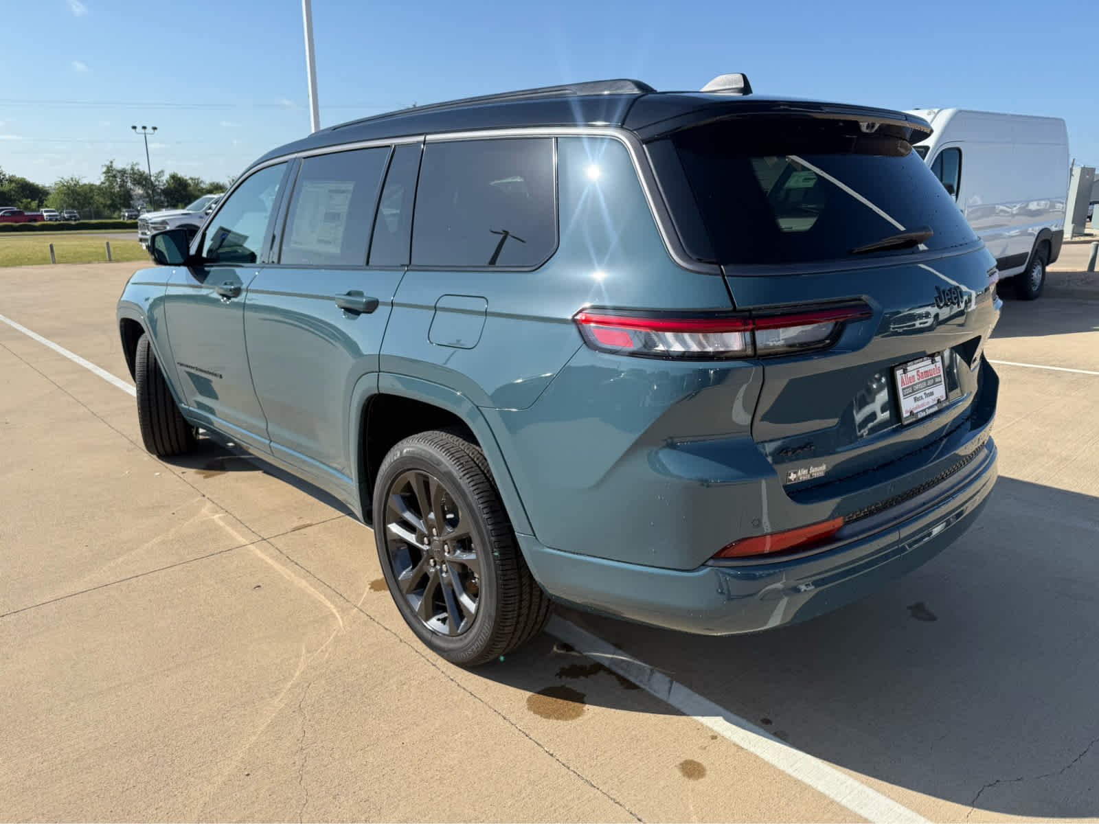 New 2026 Steel Blue Exterior Paint Jeep Limited Reserve image 8