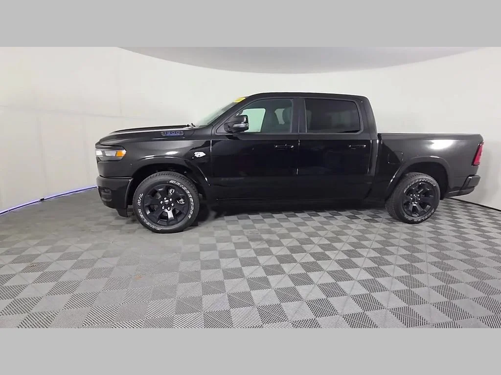 New 2026 Diamond Black Crystal Pearl-Coat Exterior Paint RAM Big Horn image 36