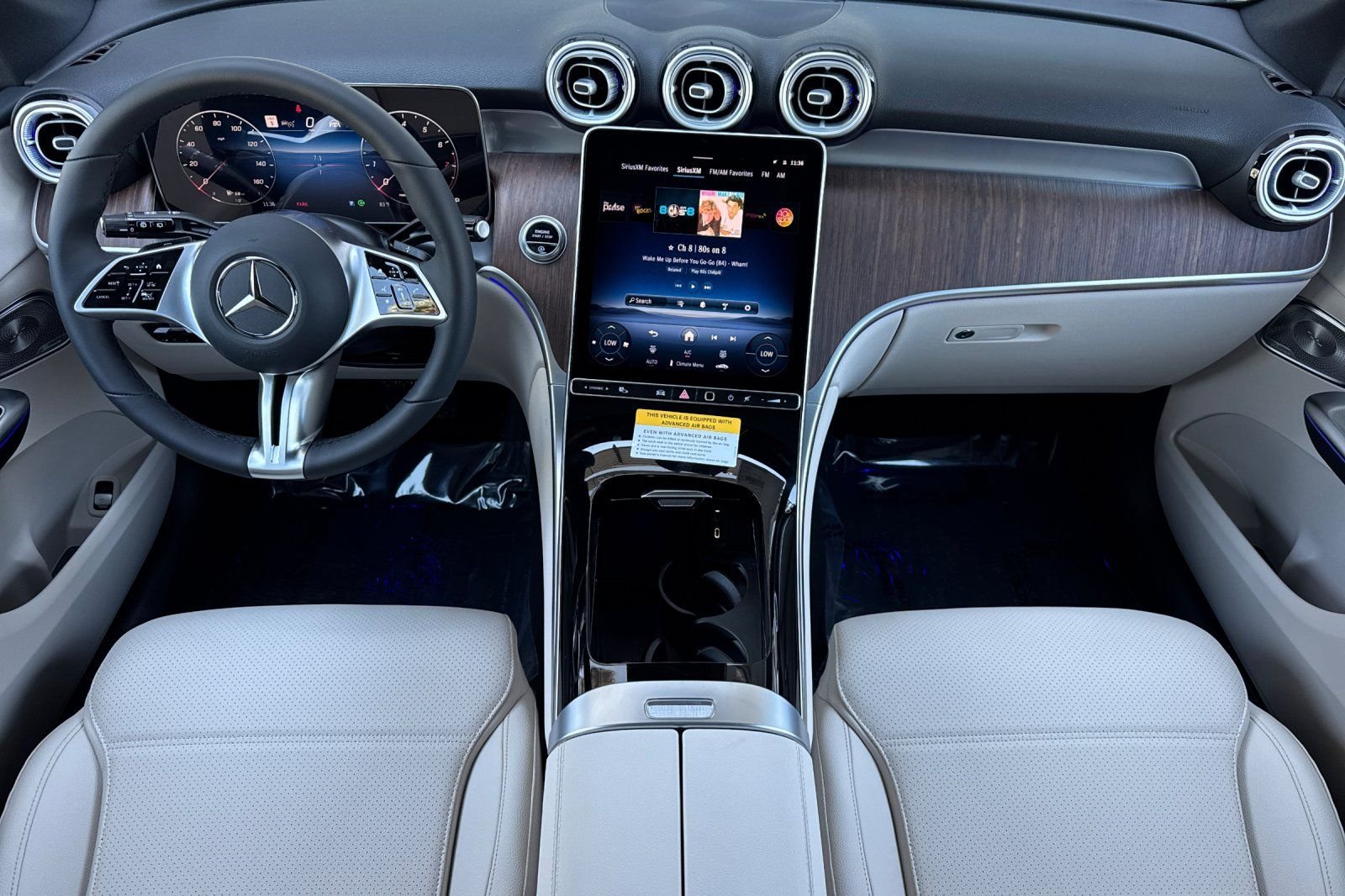 New 2027 Polar White Mercedes-Benz GLC 300 image 2
