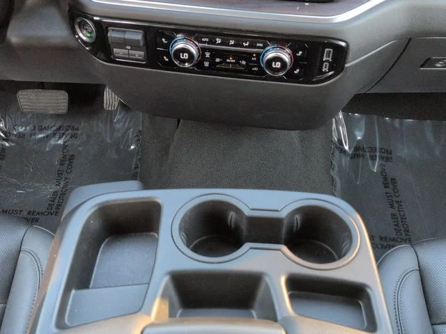 Used 2025 White GMC SLT image 19