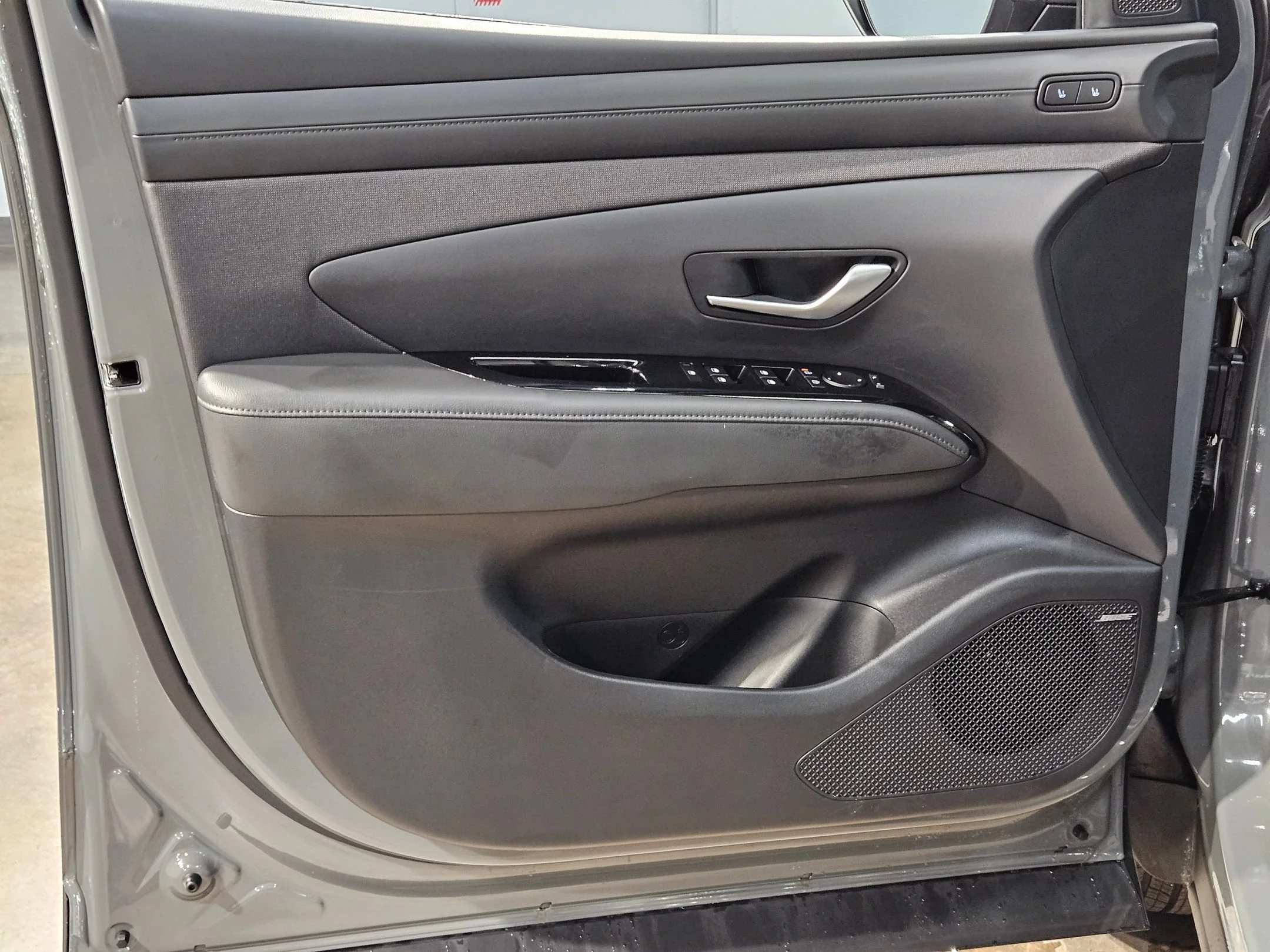 Used 2026 Hampton Gray Hyundai Limited image 20