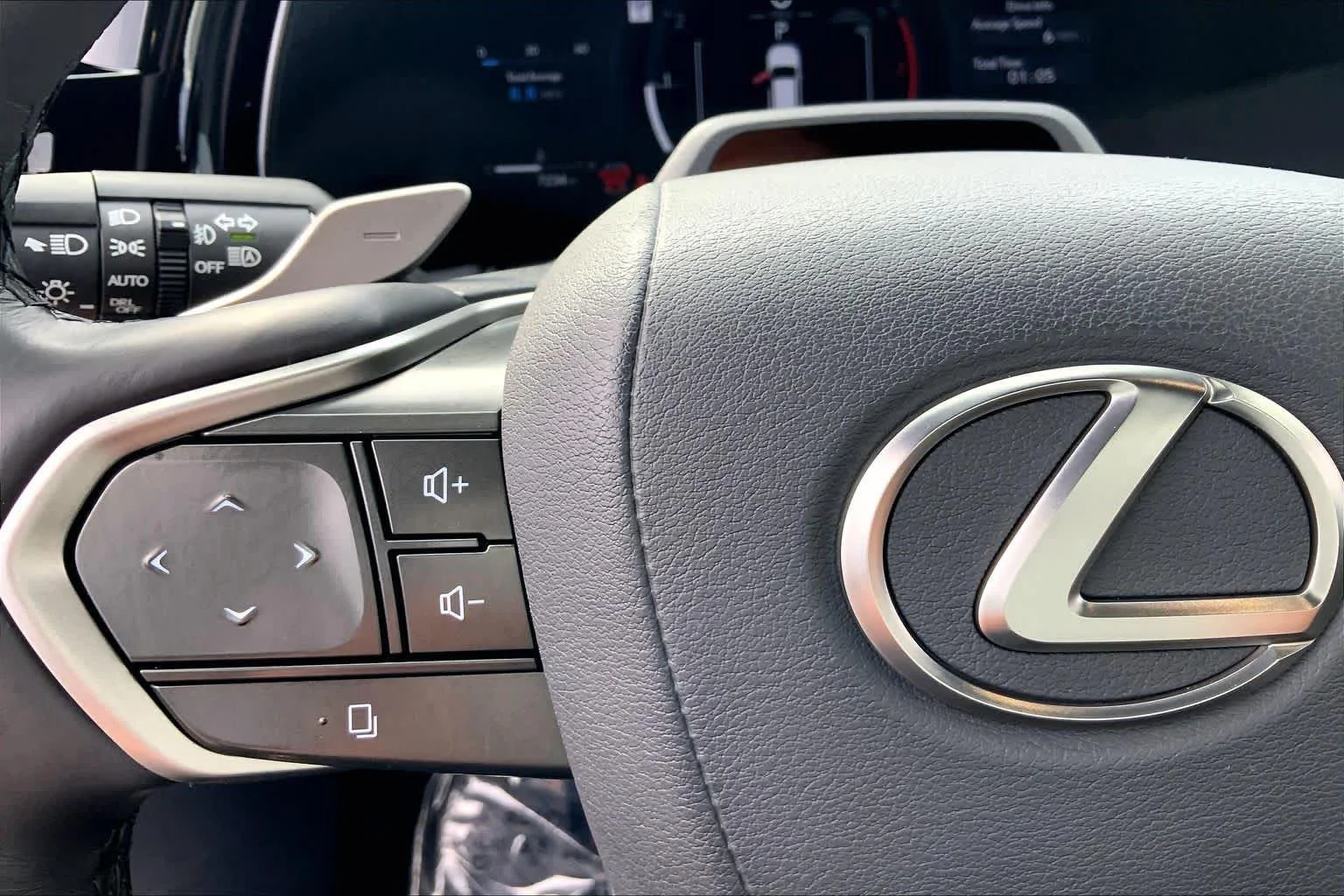 Certified Used 2025 WIND CHILL PEARL Lexus Luxury image 24