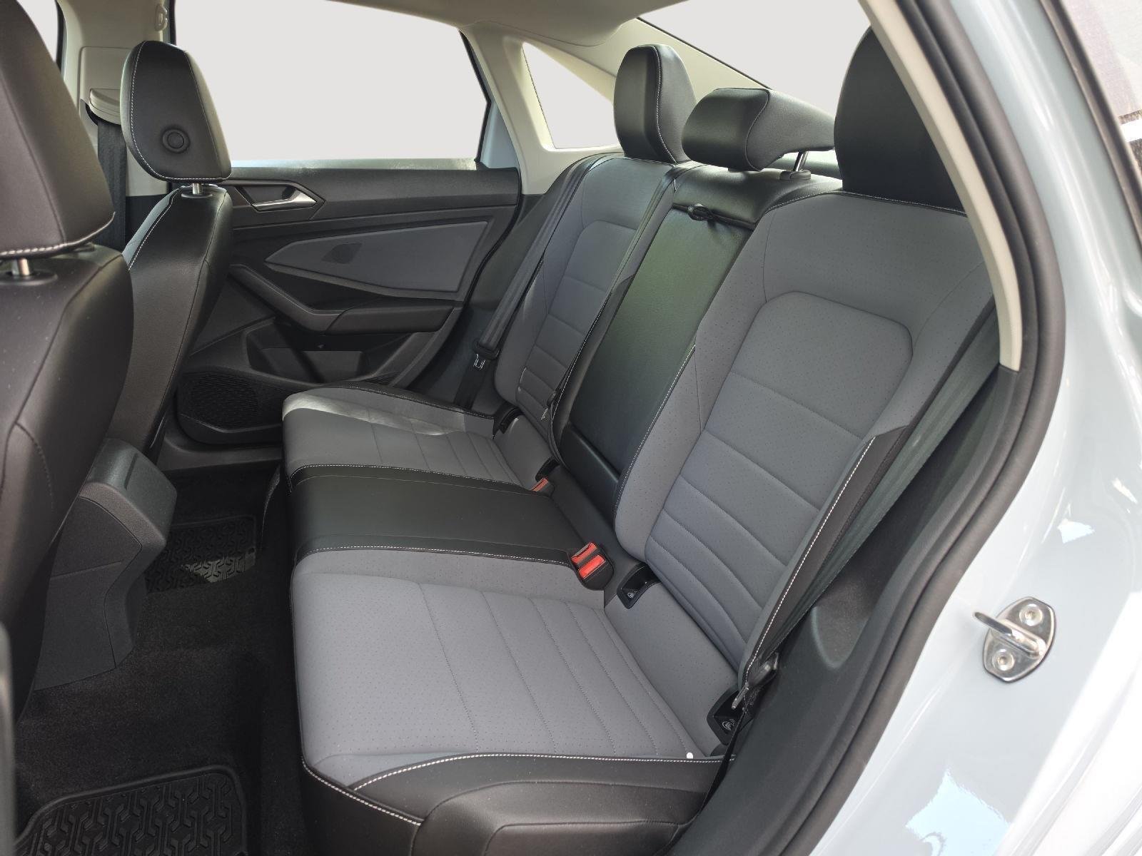 Used 2025 Monument Gray Volkswagen SE image 10