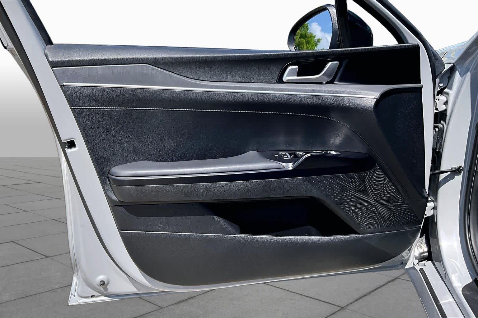 Used 2022 Wolf Gray Kia GT-Line image 20