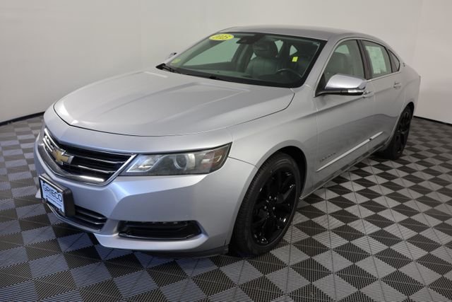 Used 2015 Silver Chevrolet LTZ image 4