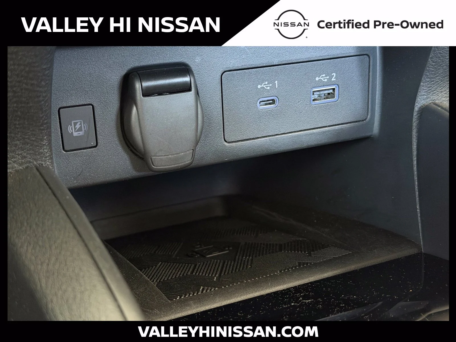 2025 Nissan Versa Sedan SR - Photo 25