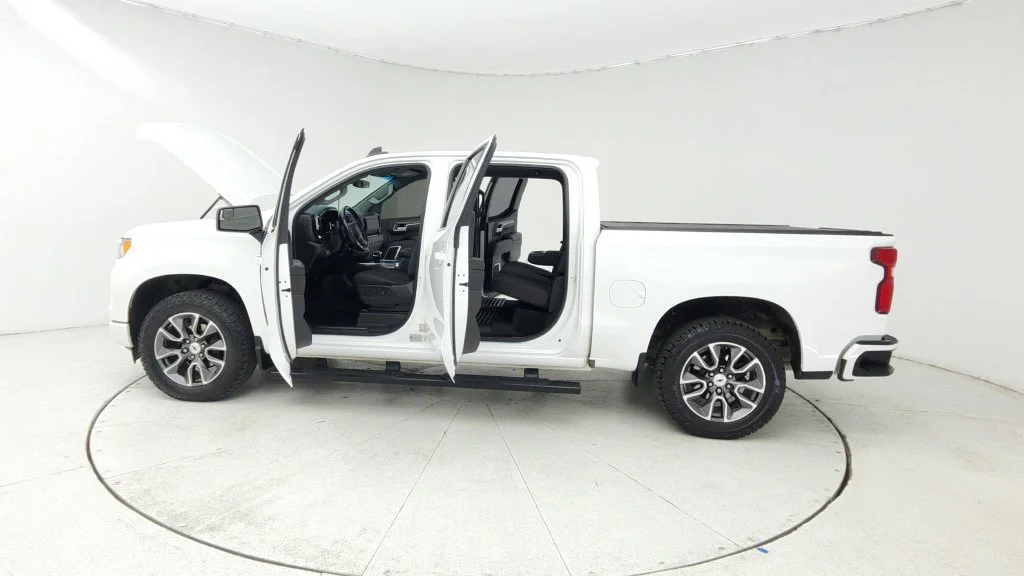 Used 2022 SUMMIT WHITE Chevrolet RST image 11