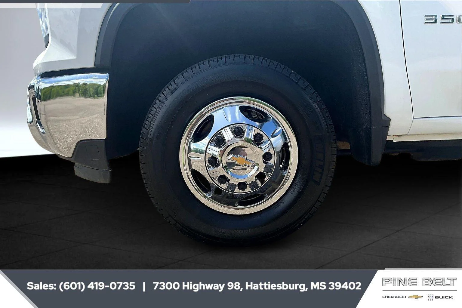 2025 Chevrolet Silverado 3500HD LT - Photo 8