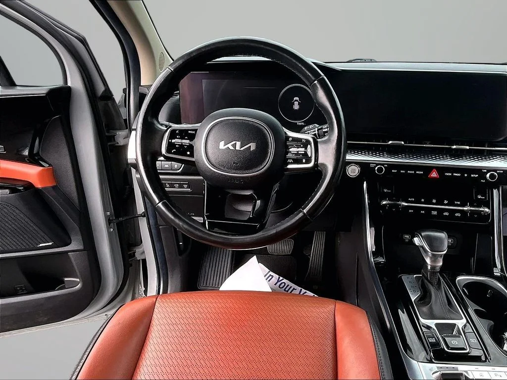 Used 2022 White Kia SX Prestige image 5