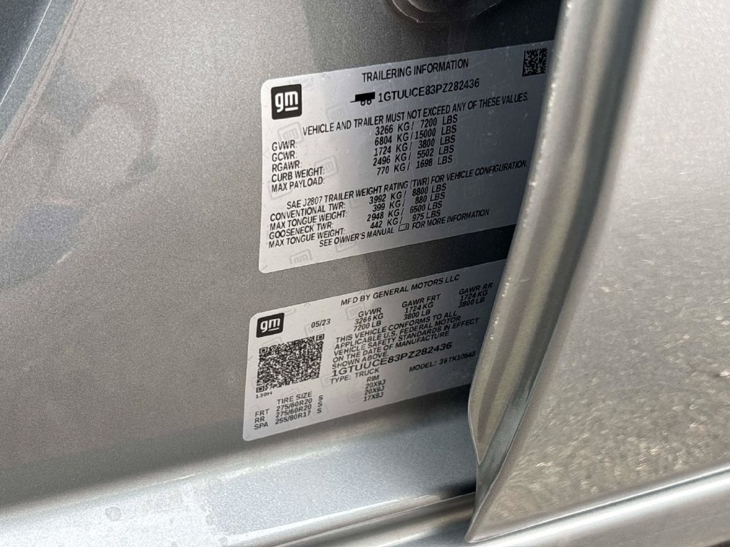 Used 2023 Silver GMC Elevation image 30