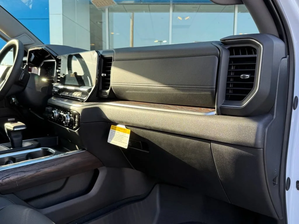 New 2026 Glacier White Tricoat GMC SLT image 17