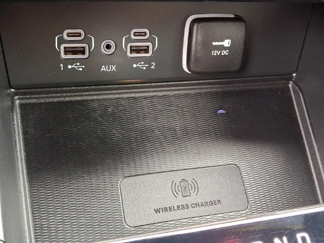 Used 2025 Black Jeep Laredo image 23