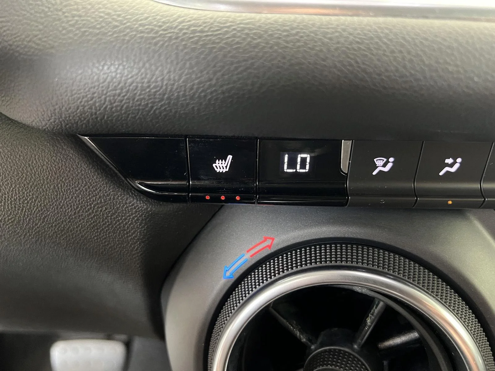 Used 2020 SUMMIT WHITE Chevrolet LT image 16