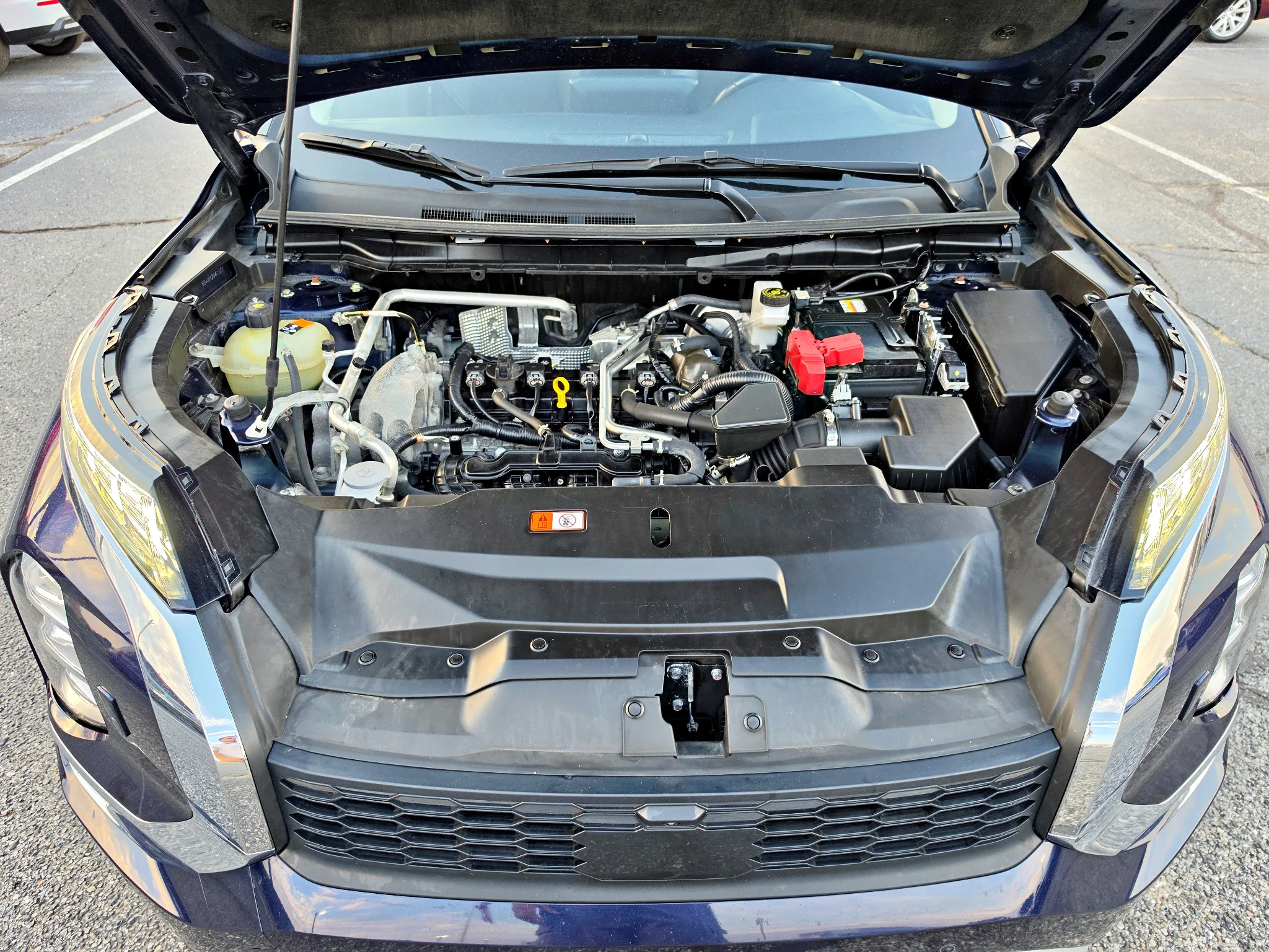 Used 2024 Cosmic Blue Metallic Mitsubishi SE image 27