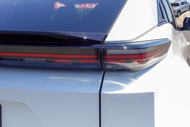 New 2026 Wind Chill Pearl <sup>1</sup> Toyota  XSE image 7