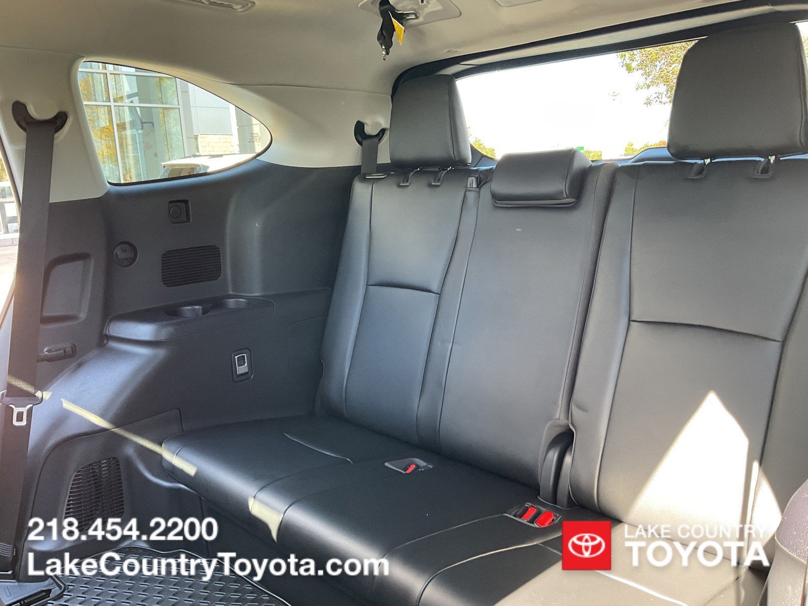 Used 2020 Blizzard Pearl Toyota XLE image 12