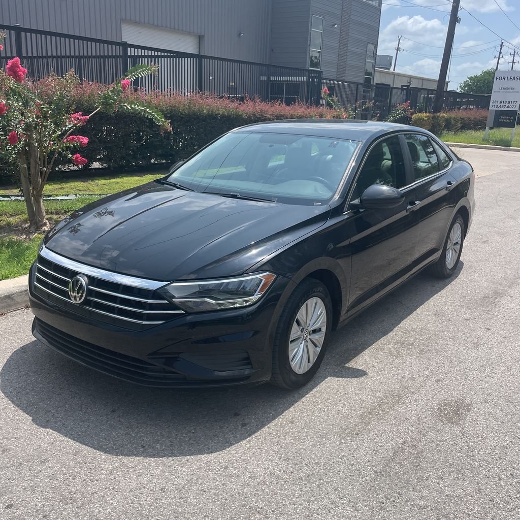 Used 2019 Black Uni Volkswagen 1.4T S image 1
