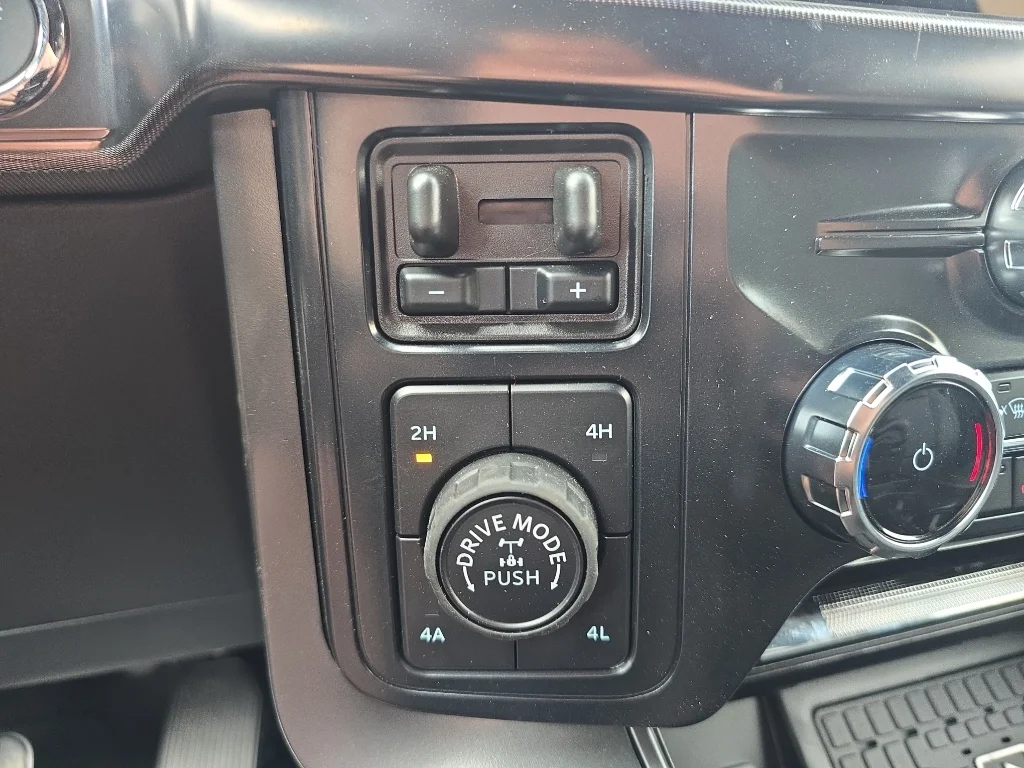 New 2026 Iconic Silver Metallic Ford Lariat® image 20