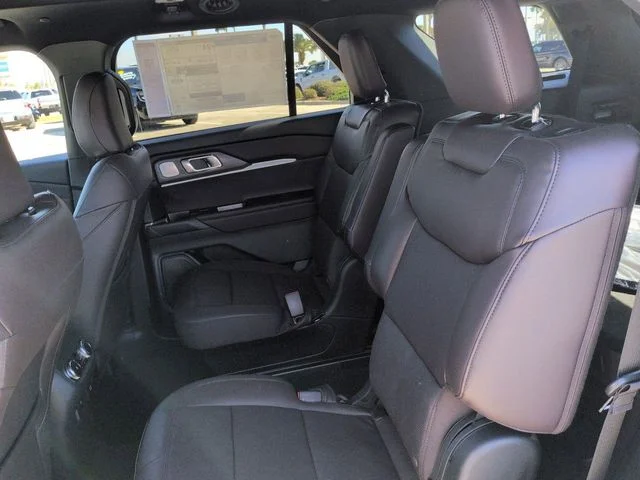 New 2026 Carbonized Gray Metallic Ford Platinum™ image 14
