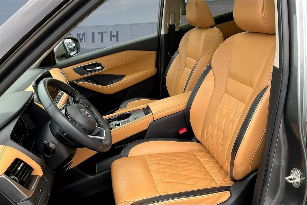 Used 2023 Gun Metallic Nissan Platinum image 21