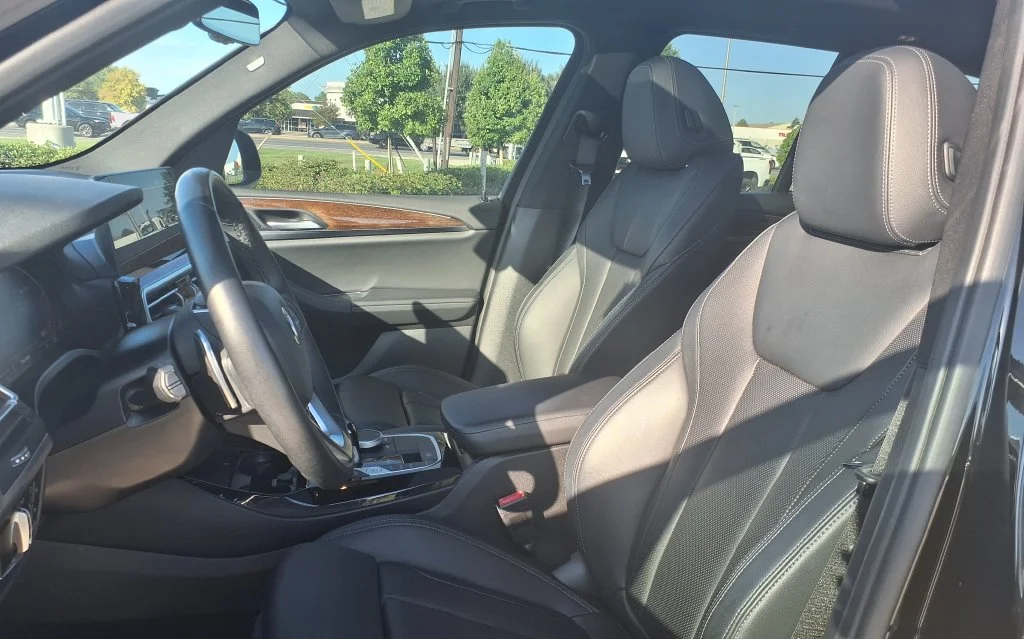 Used 2023 Black BMW sDrive30i image 12