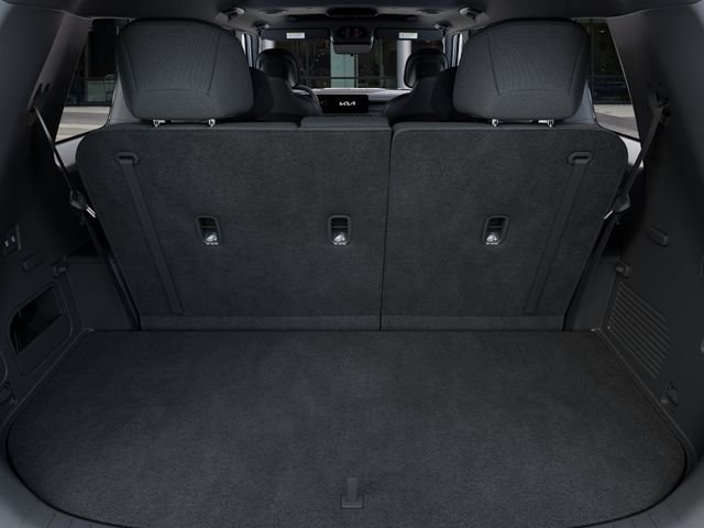 New 2027 Ebony Black Kia S image 19