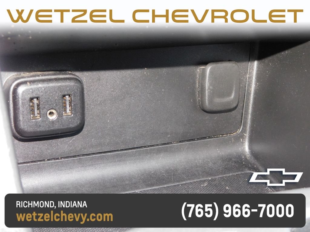 Used 2022 White Chevrolet LT image 35