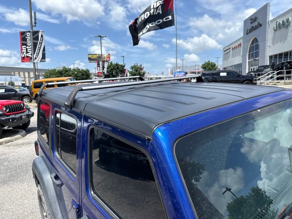 Used 2018 Blue Jeep Unlimited Sport S image 4