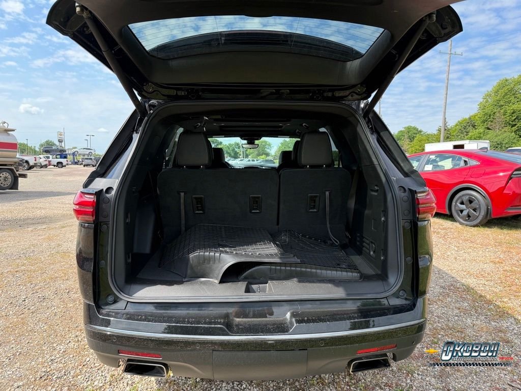 Used 2022 Black Chevrolet Premier image 24