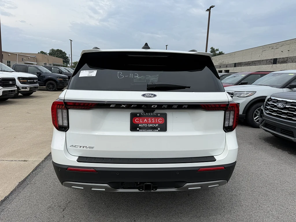 New 2027 Star White Metallic Tri-Coat Ford Active image 4