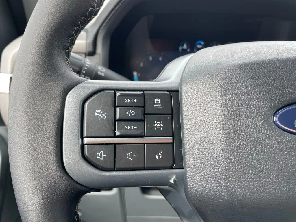2025 Ford F-150 XLT - Photo 32