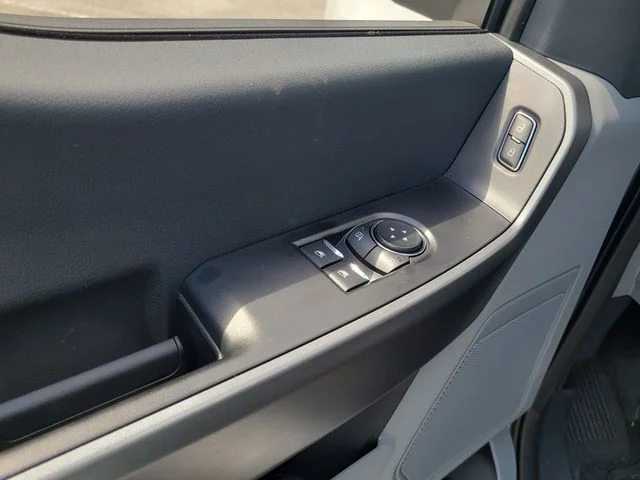 New 2026 Oxford White Ford XLT image 14