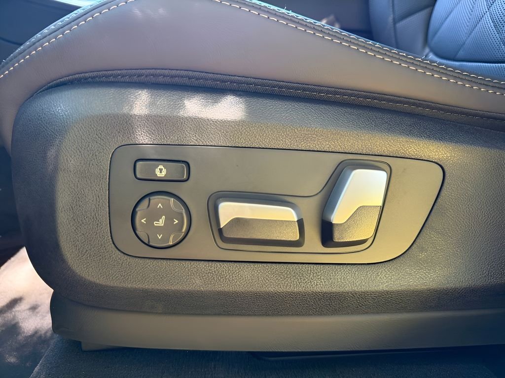 New 2026 Skyscraper Grey Metallic BMW xDrive40i image 13
