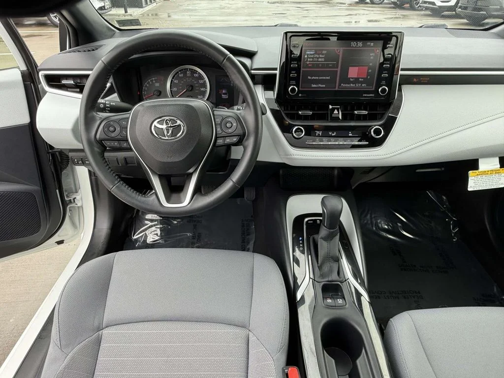 Used 2021 White Toyota SE image 17