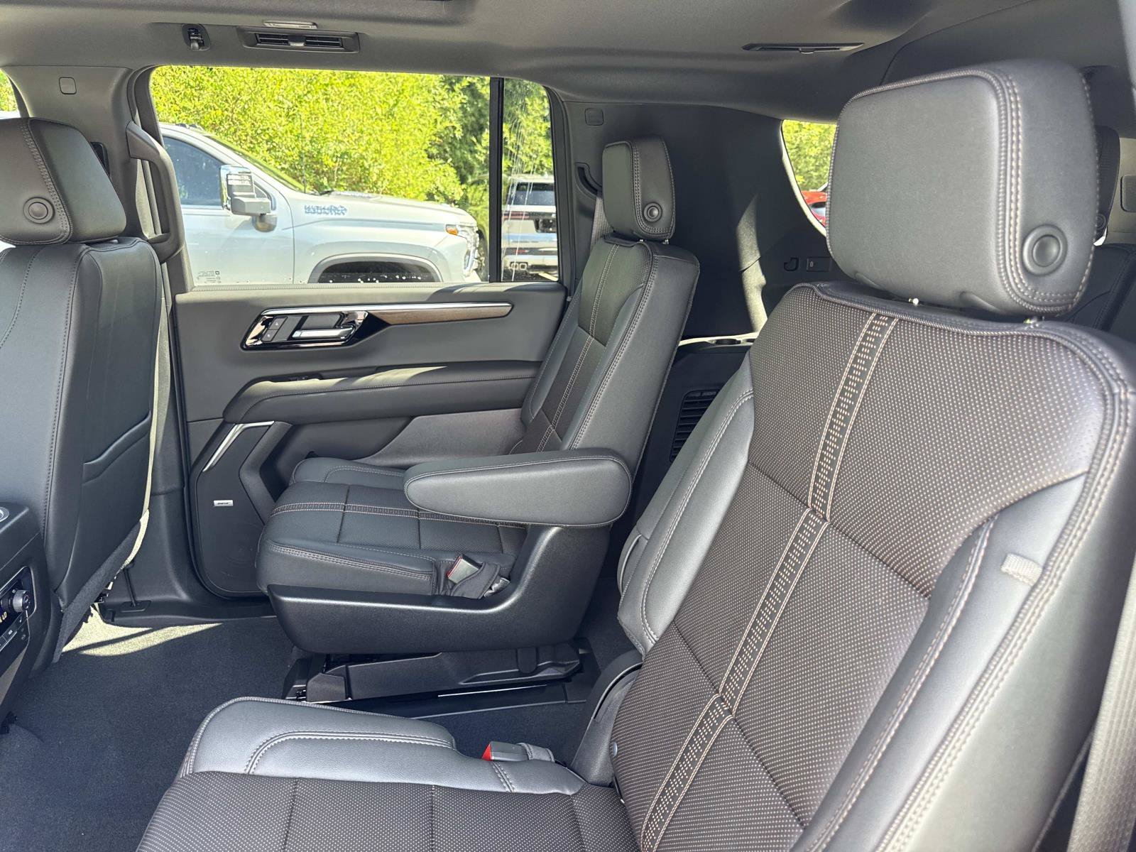 2026 Chevrolet Suburban High Country - Photo 11
